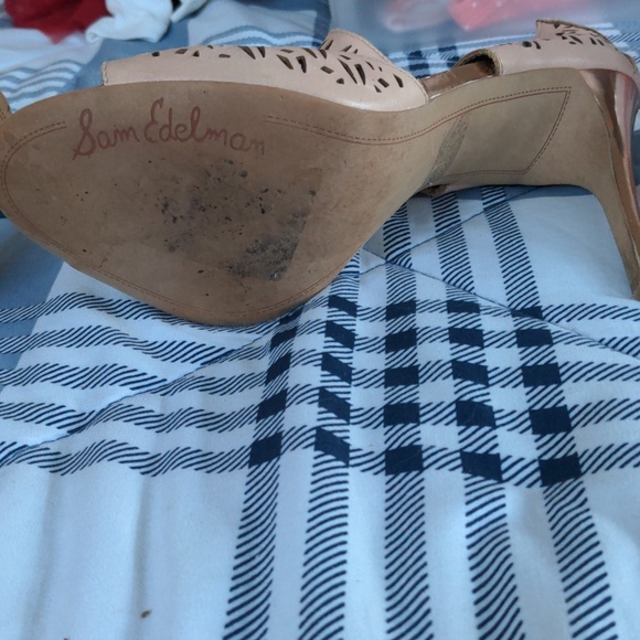 Stilettos - Picture 3 of 5